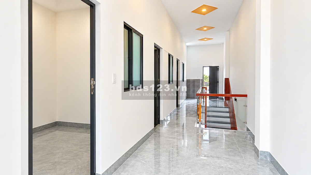 BÁN NHÀ 2 MẶT TIỀN KINH DOANH CÁCH CTY CHANGSHIN CHỈ 3 PHÚT DI…