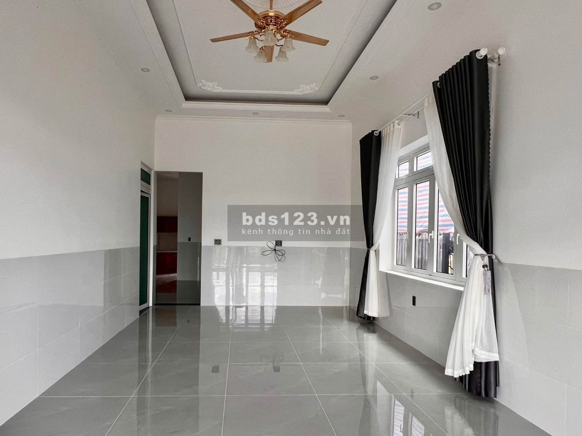 Cần Bán Nhà Kiên Cố Ven Đà Lạt 328m², 228m² Đất Ở, 3 Phòng Ngủ