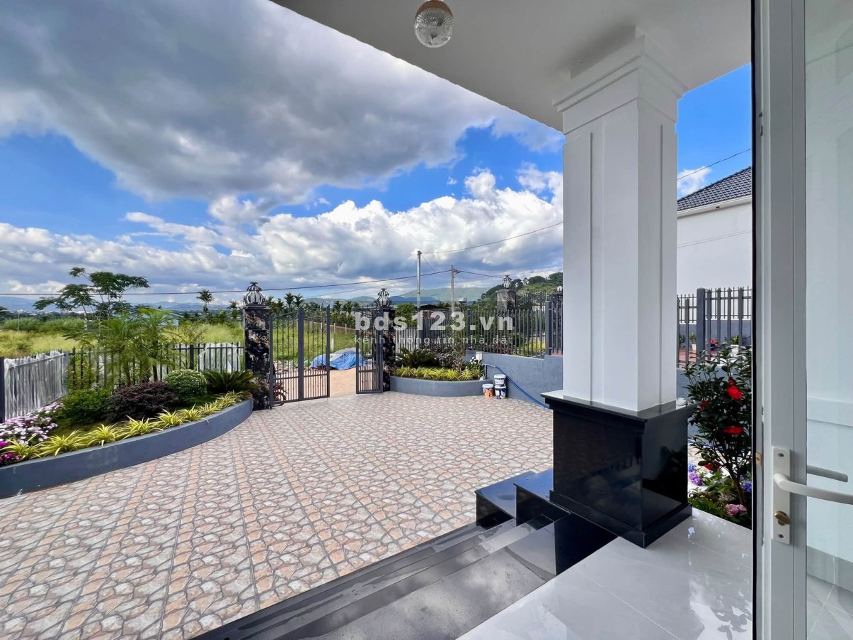 Cần Bán Nhà Kiên Cố Ven Đà Lạt 328m², 228m² Đất Ở, 3 Phòng Ngủ
