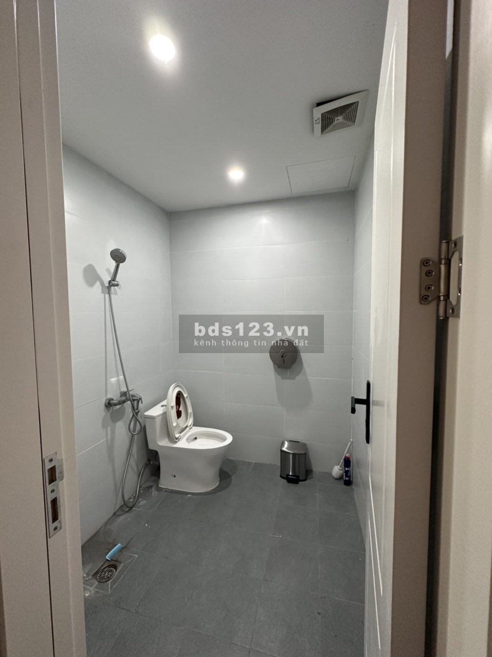 CHO THUÊ MẶT BẰNG 383M² PHỐ NGUYỄN KHUYẾN - KĐT VĂN QUÁN, HÀ…