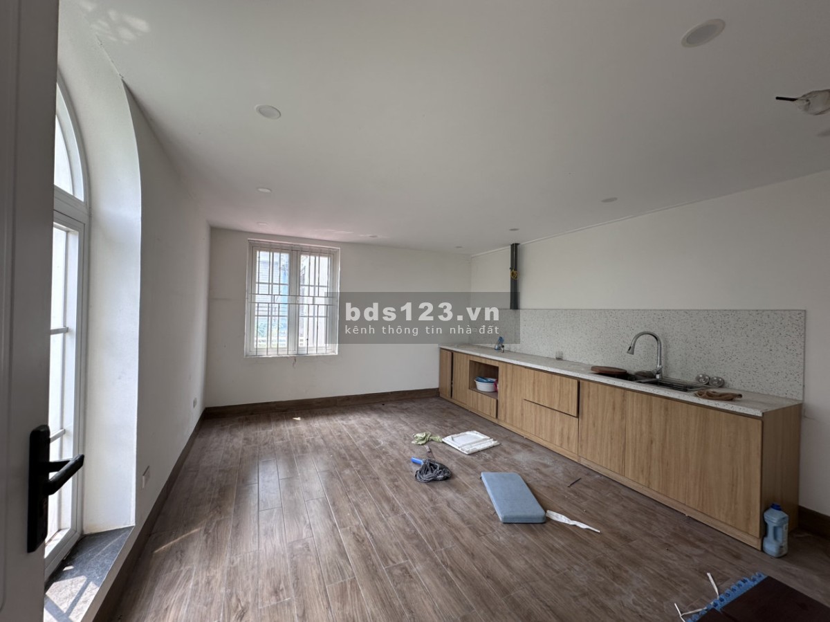 CHO THUÊ MẶT BẰNG 383M² PHỐ NGUYỄN KHUYẾN - KĐT VĂN QUÁN, HÀ…