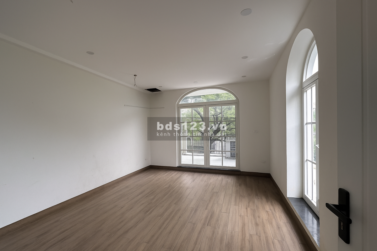 CHO THUÊ MẶT BẰNG 383M² PHỐ NGUYỄN KHUYẾN - KĐT VĂN QUÁN, HÀ…