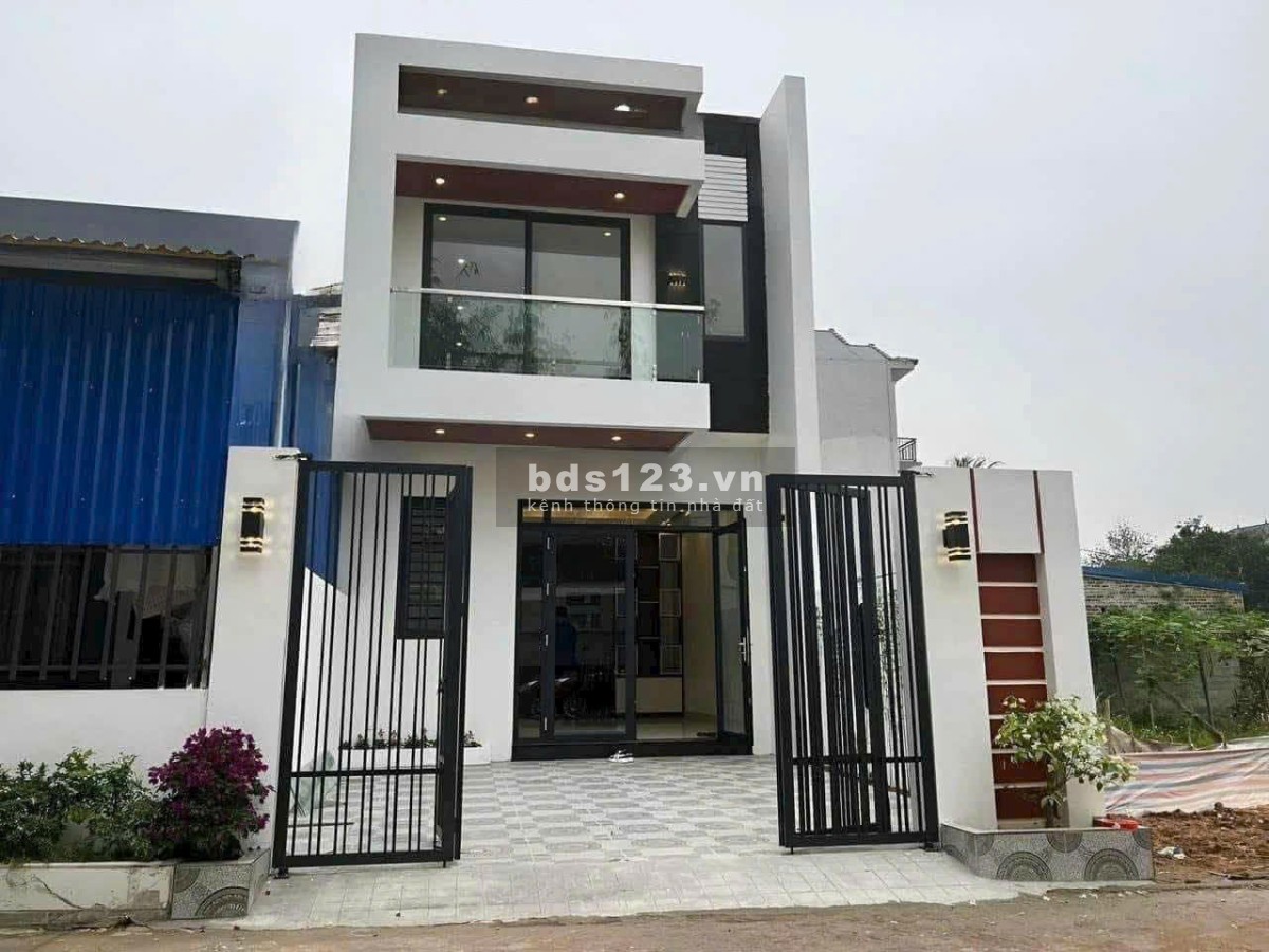 Bán nhà ngay ngã tư Bến Cát, gần sát chợ Tân Bình