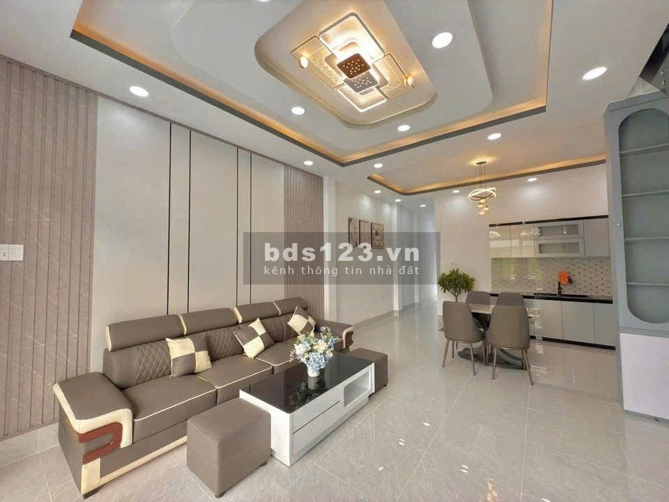 Bán nhà ngay ngã tư Bến Cát, gần sát chợ Tân Bình