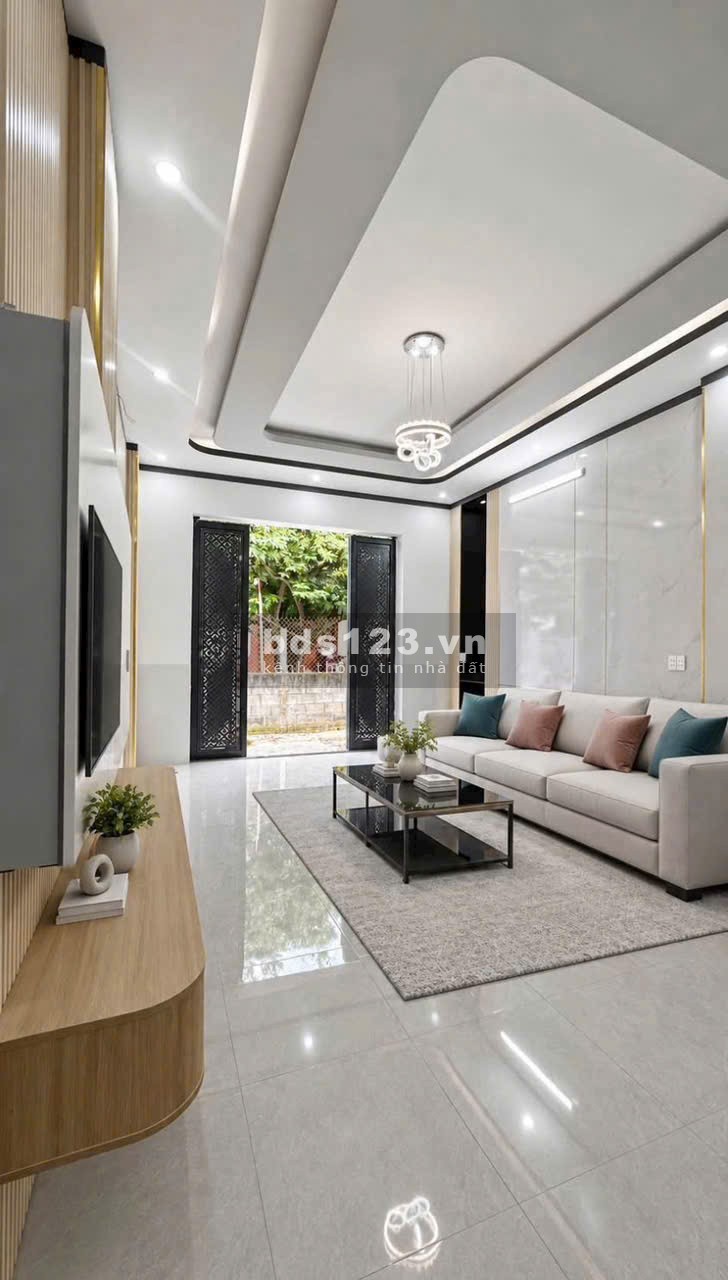 Nhà lầu mới 100m2 4 phòng ngủ, 2wc ngay chợ Thạnh Phú
