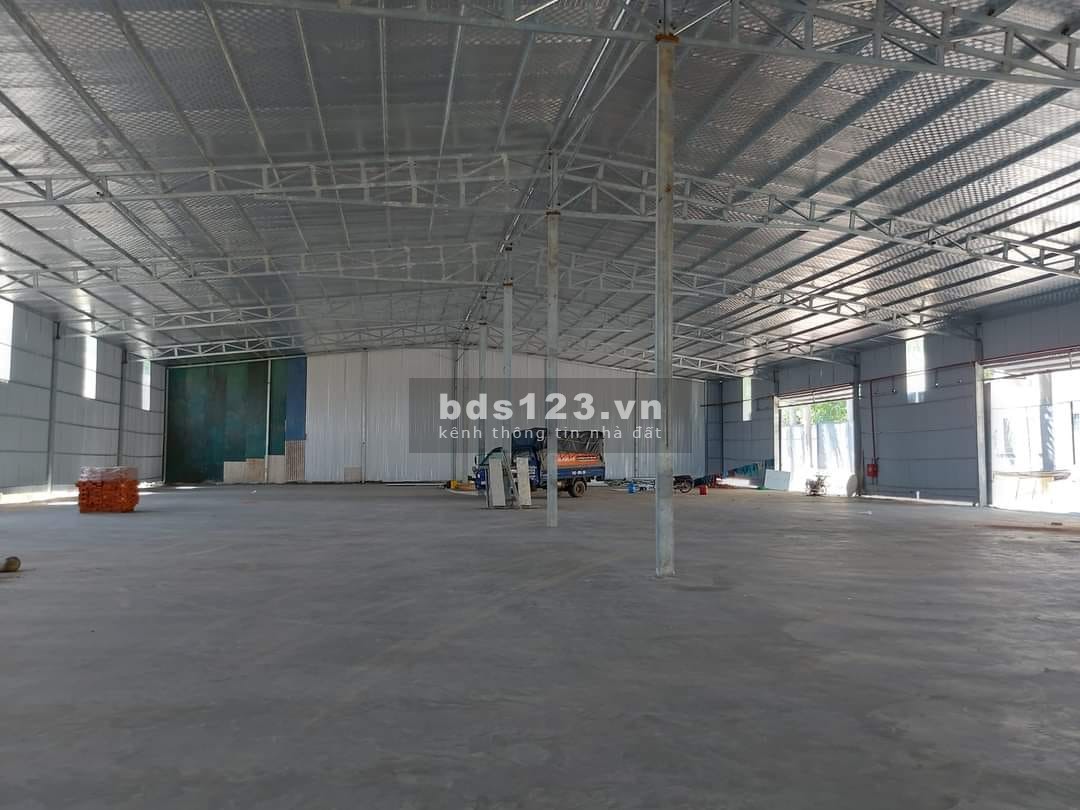 Cho thuê kho 1700m² khu vực Cầu Diễn, Hà Nội, Trục QL32