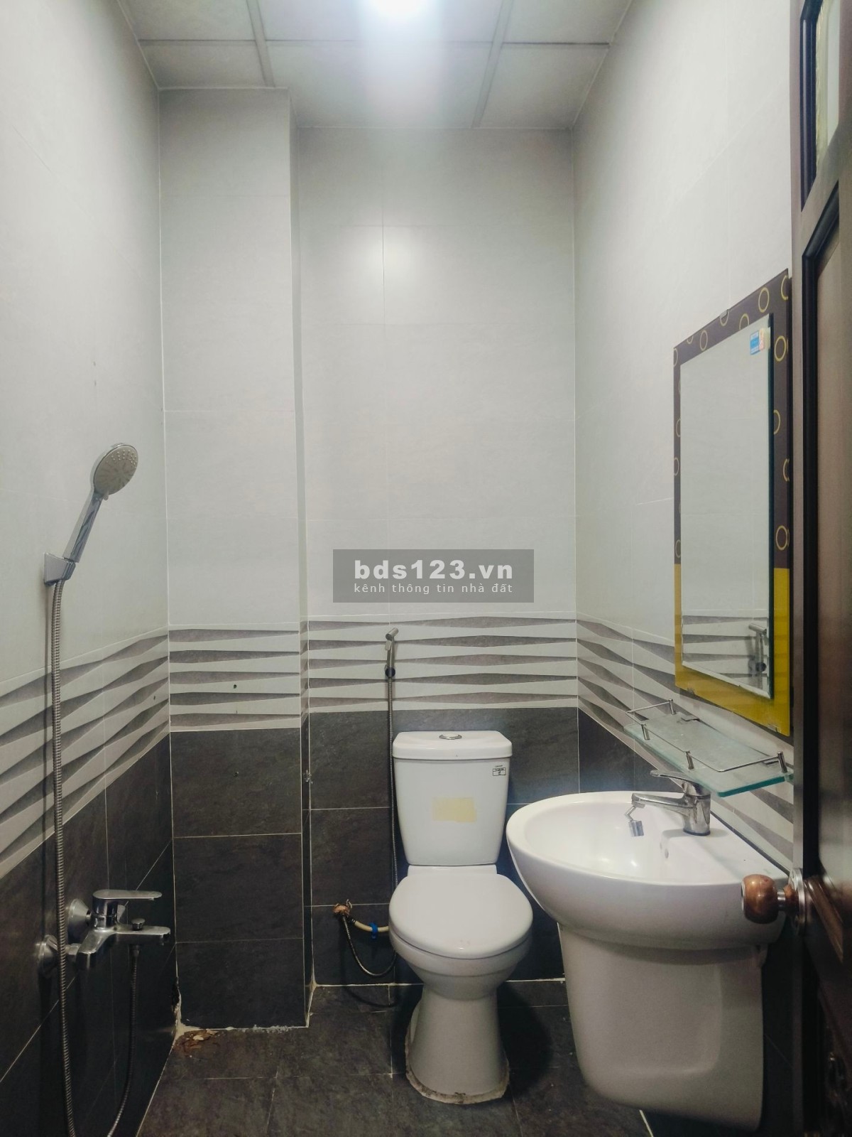 Sát quân 1-Cách cầu Nguyễn Văn cừ 2 phút -Dương bá Trạc…
