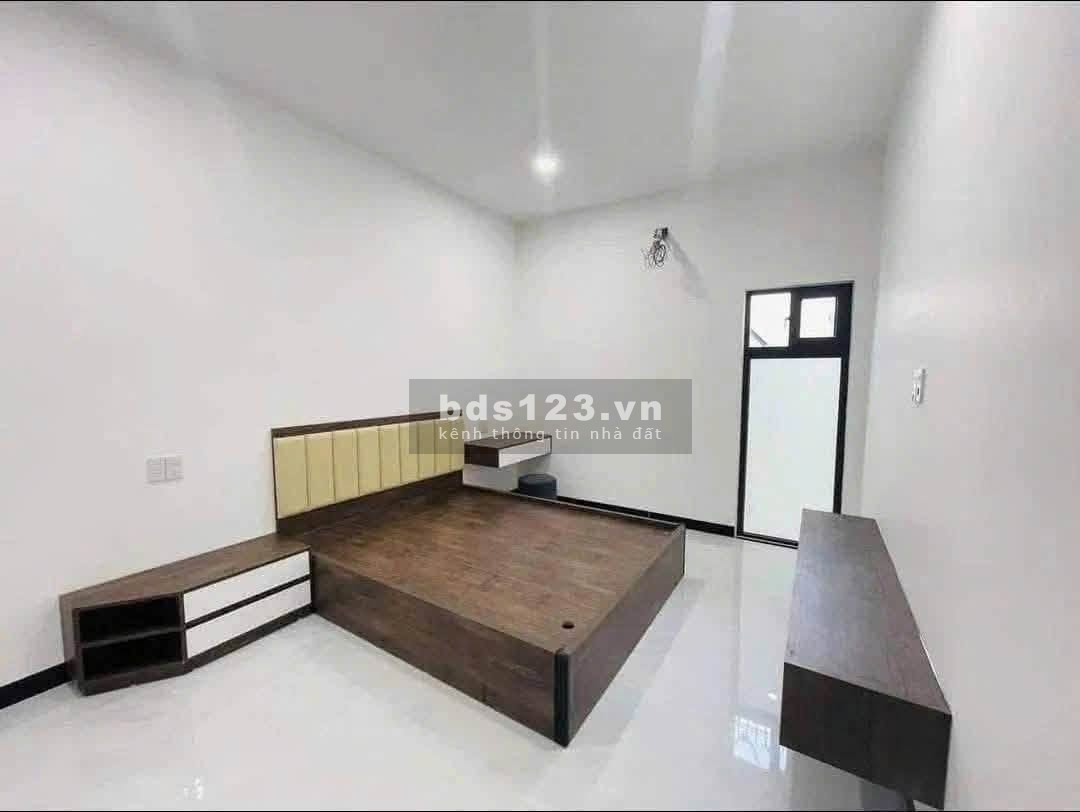 NHÀ TRỆT LẦU CẦN BÁN GẤP , SỔ RIÊNG CUỐI ĐƯỜNG ĐỒNG…