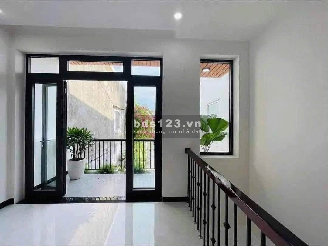 NHÀ TRỆT LẦU CẦN BÁN GẤP , SỔ RIÊNG CUỐI ĐƯỜNG ĐỒNG…