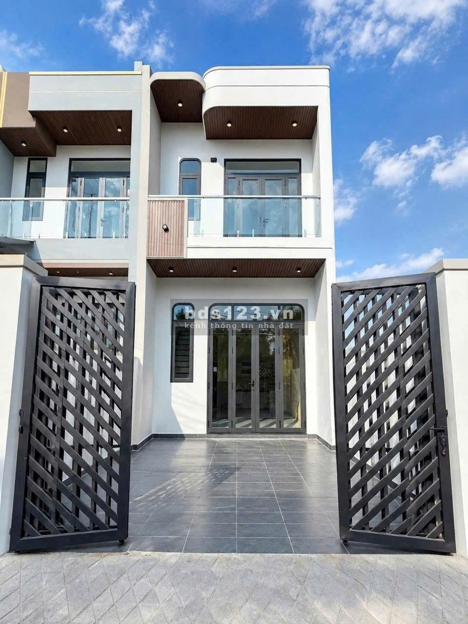 BÁN NHÀ LẦU NGAY GẦN BỬU LONG, CHỈ 700 TR SỞ HỮU NGAY.