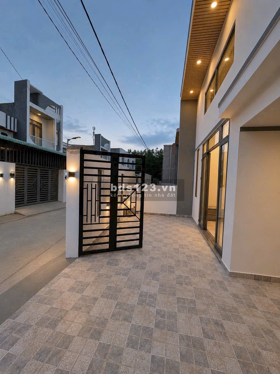 NHÀ 1 TRỆT 1 LỬNG PHONG CÁCH BIỆT THỰ – NGÃ 3 BÌNH Ý