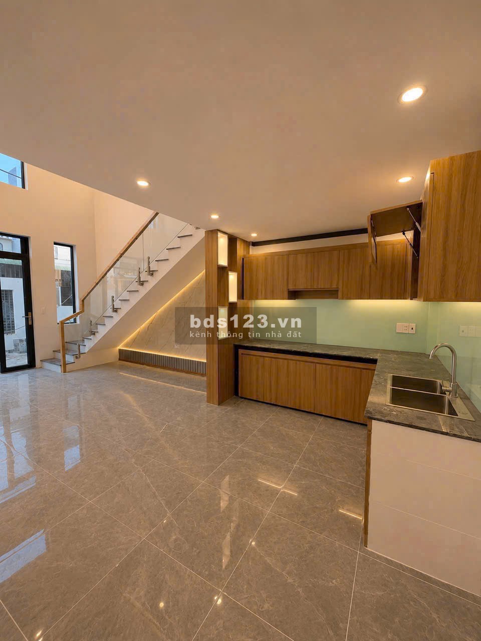NHÀ 1 TRỆT 1 LỬNG PHONG CÁCH BIỆT THỰ – NGÃ 3 BÌNH Ý