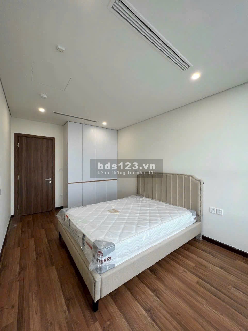 Mình có quỹ các căn bên Mipec cần cho thuê 2 ngủ full đồ giá…